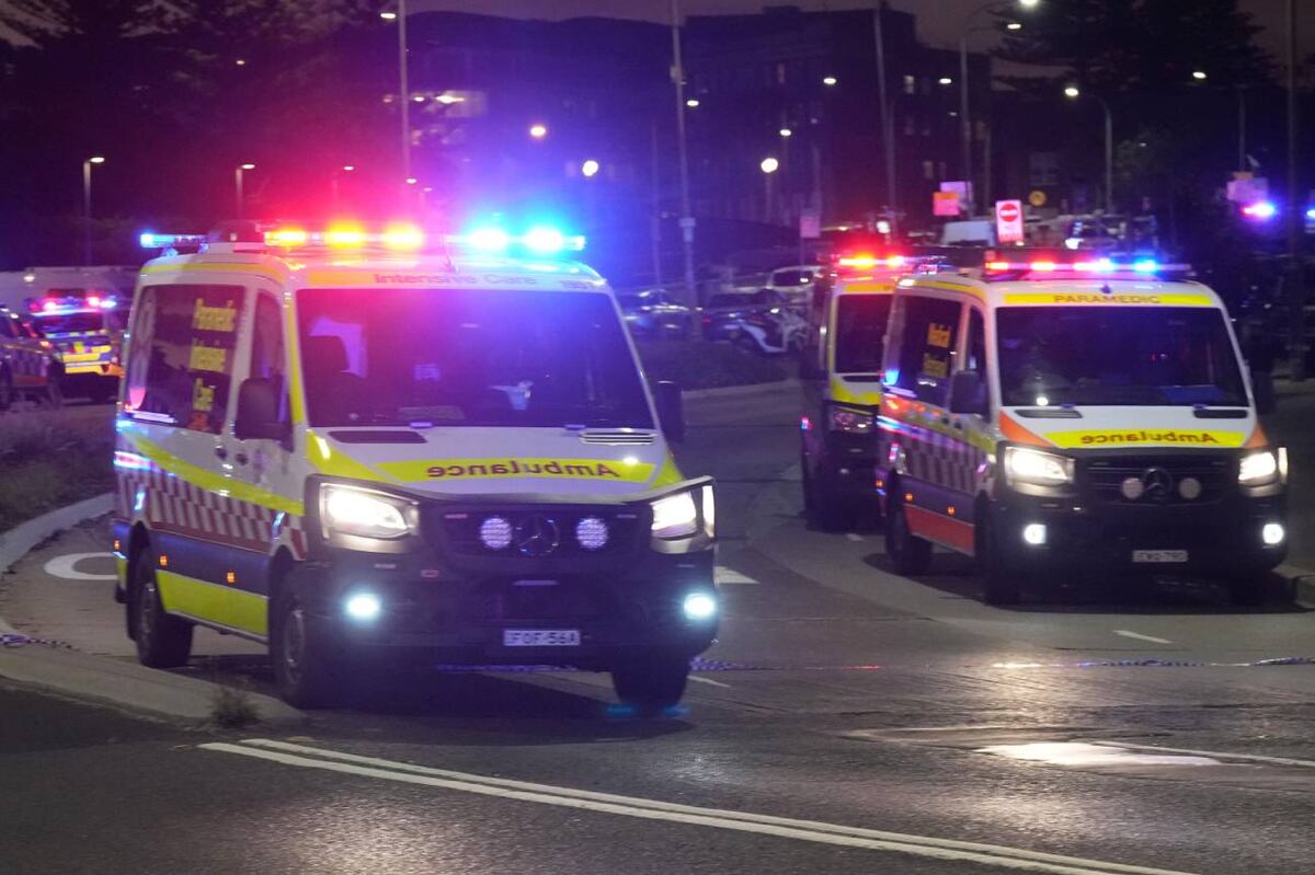 Imágenes del ataque terrorista en Sydney, Australia. (AP / Mark Baker)