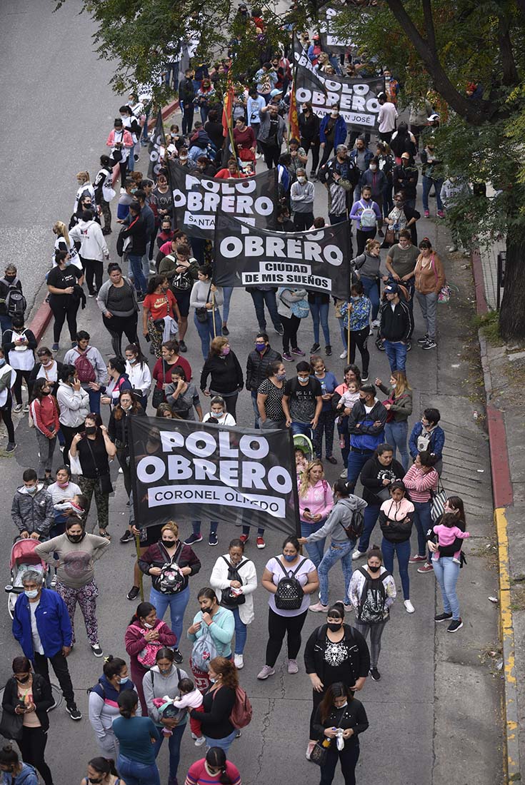 Marcha protesta de organizaciones sociales Polo Obrero por las calles de la ciudad de Córdoba.
Jueves 10 marzo 2022 / Foto José Gabriel Hernández / La Voz