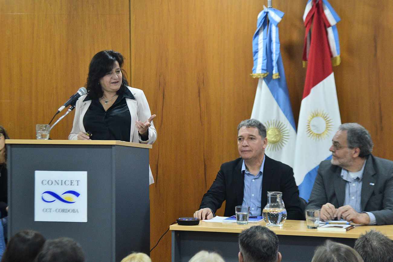 Mónica Balzarini (directora de Conicet Córdoba), Lucio Pinotti Vicedirector Conicet Córdoba y Alberto Baruj (Vicepresidente de Asuntos Tecnilógicos de Conicet)