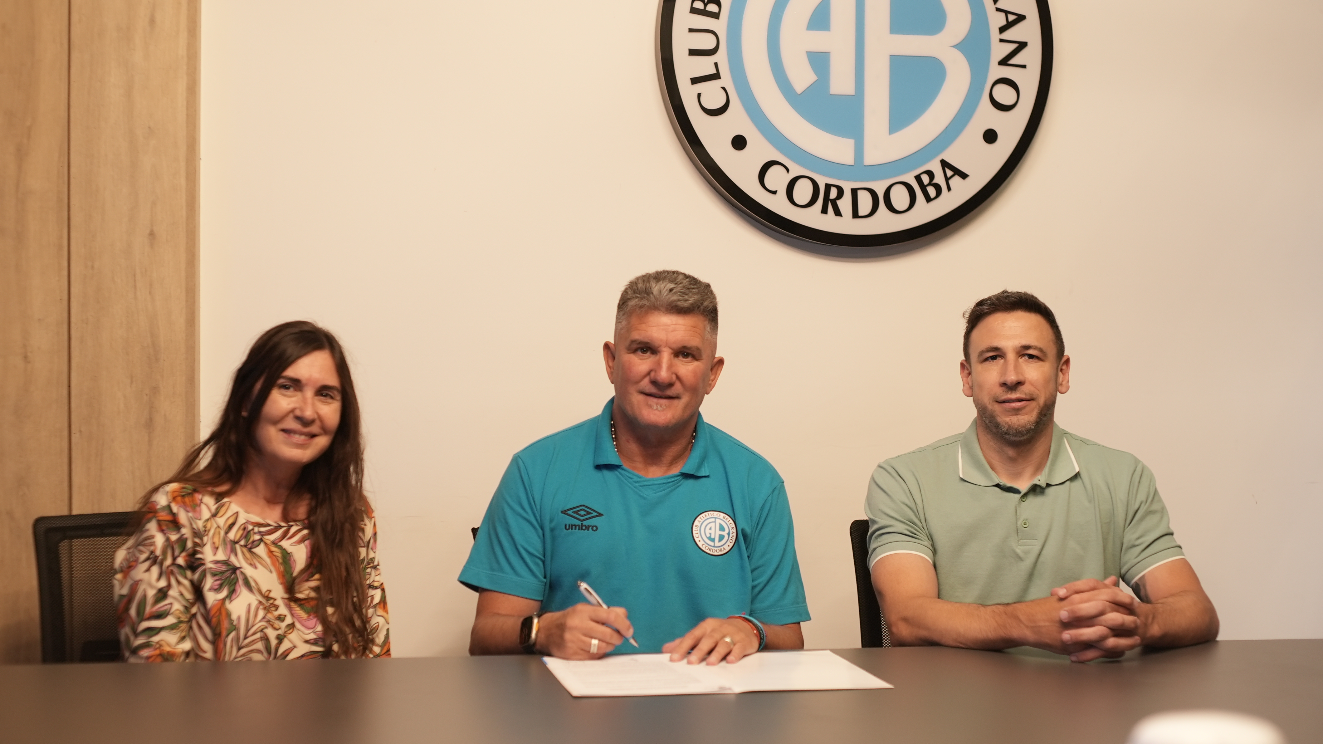 Belgrano anunció la firma de un convenio estratégico con Kazaró, empresa referente
en limpieza, higiene institucional y mantenimiento. (Prensa Belgrano)