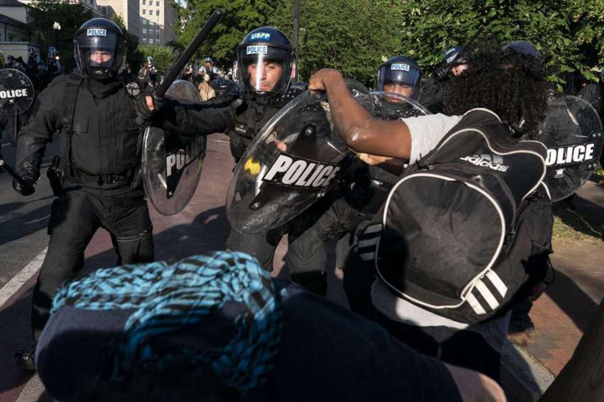 Represión en los Estados Unidos durante las protestas por el asesinato de George Floyd.