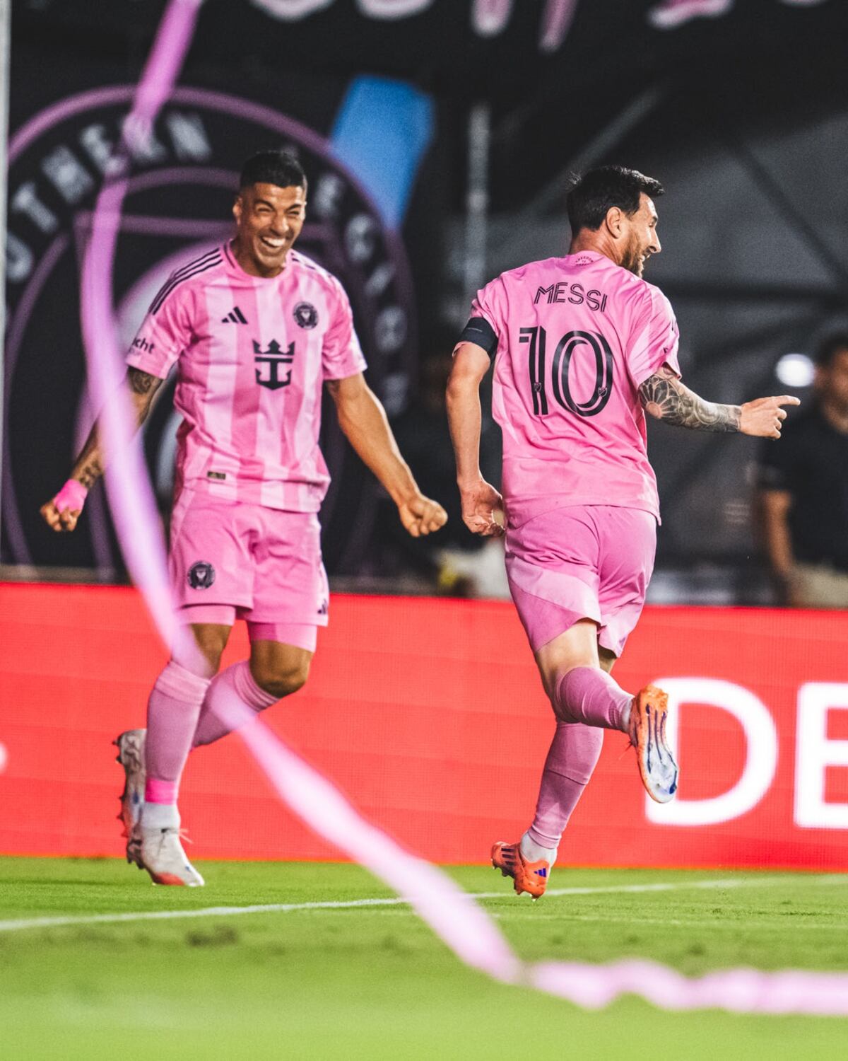 "Leo" en pleno festejo tras marcar el primer gol del encuentro ante Nashville SC en lo que terminó siendo victoria por 3-1 para Las Garzas. El partido fue válido por la ida de los octavos de final de la MLS. (Prensa Inter Miami)