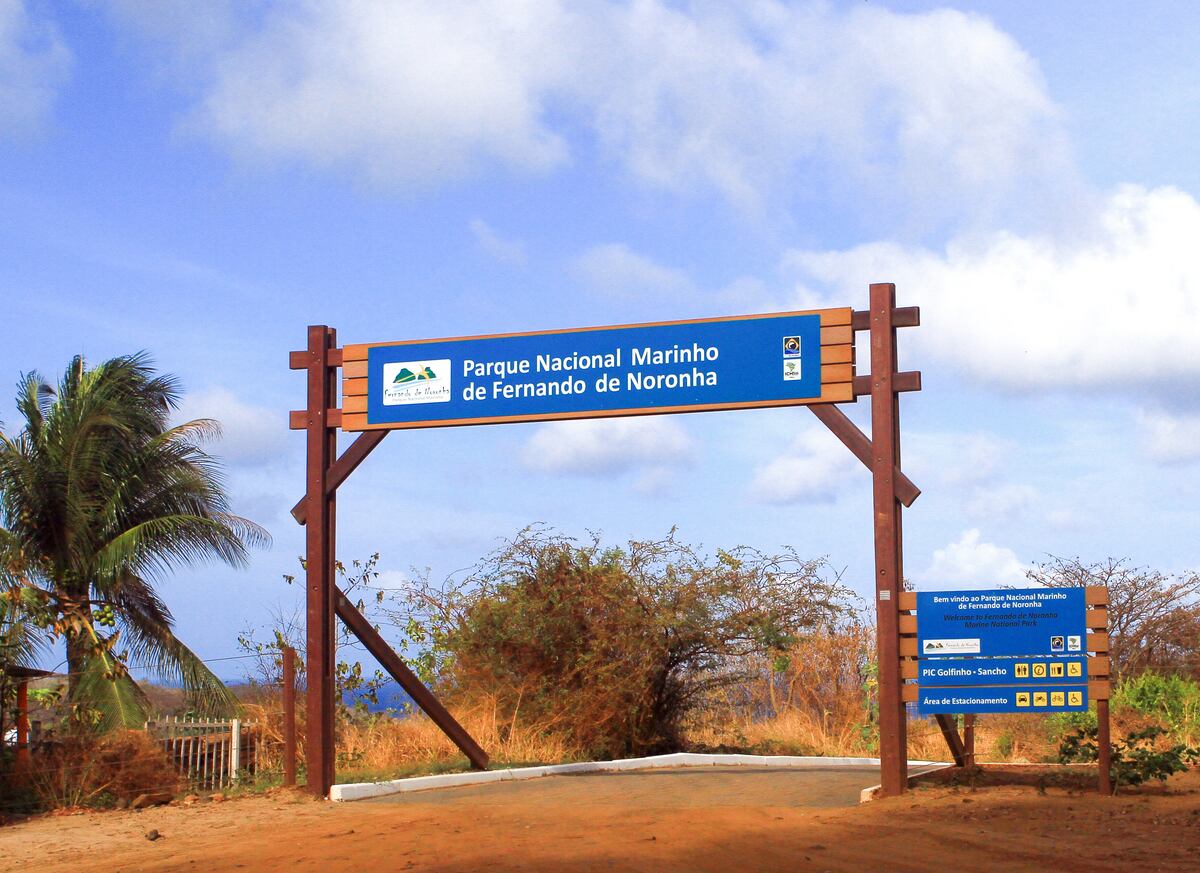 Es necesario tener el pase de EcoNoronha para recorrer las pasarelas y acceder a las playas Dos Golfinhos, Sancho y Dos Porcos. (Gentileza: @cherruttipinitravelers)