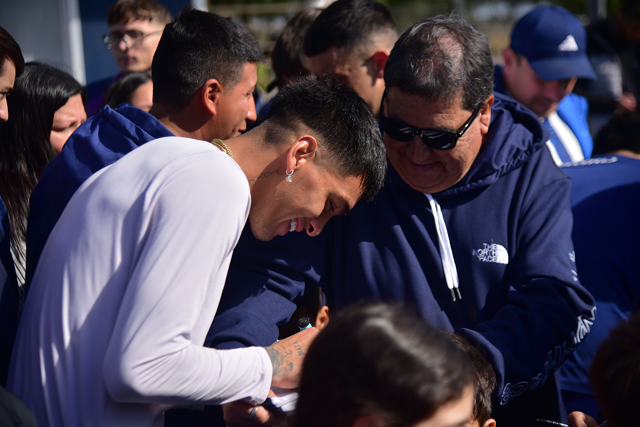 Experiencia Talleres para socias y socios. Pueden acceder a un entrenamiento del plantel profesional y tienen un momento de contacto con futbolistasFoto: Pedro Castillo / La Voz 