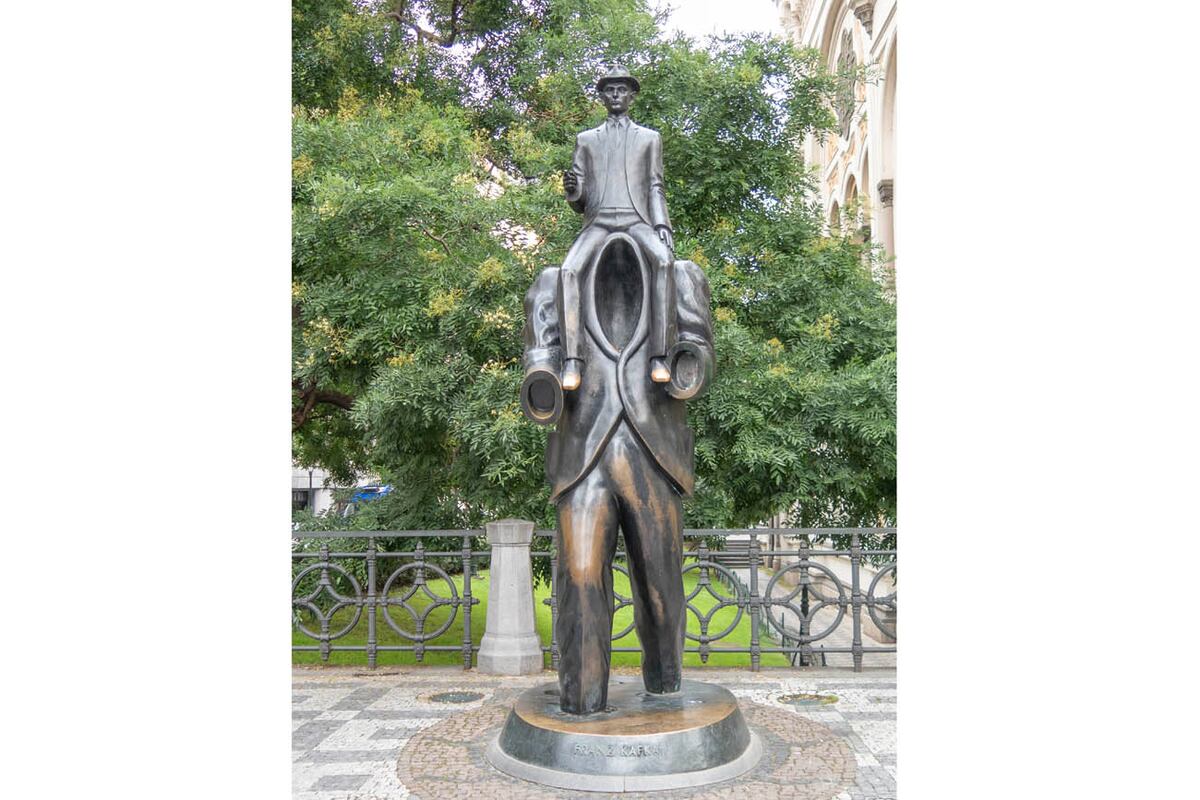 Kafka. Inspirada en "Descripción de una lucha", representa al escritor y a su padre.