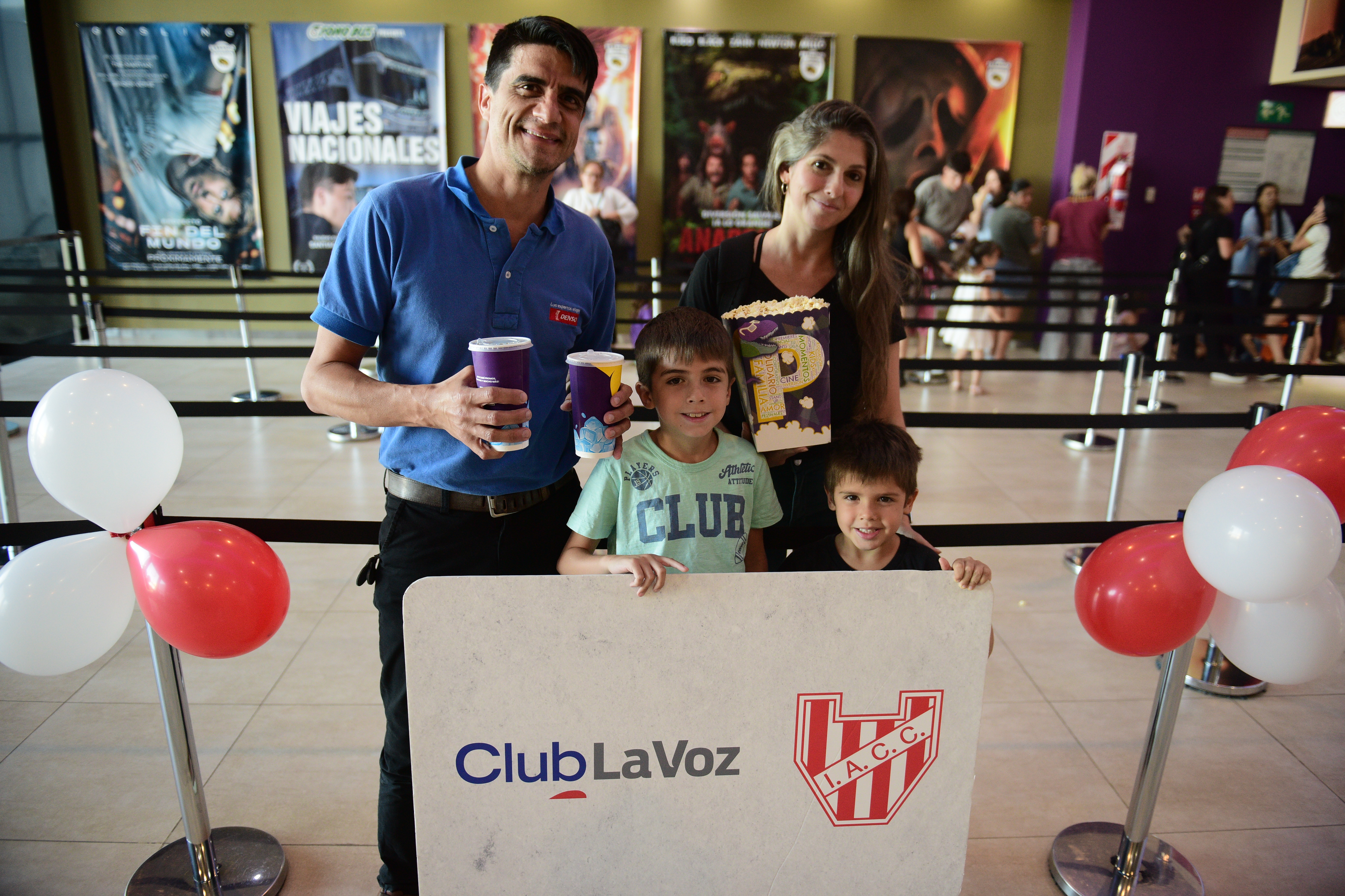 Hinchas de Instituto asistieron a un función de cine en los cines del Dino como parte de una acción de Club La Voz con socios. (Javier Ferreyra / La Voz)