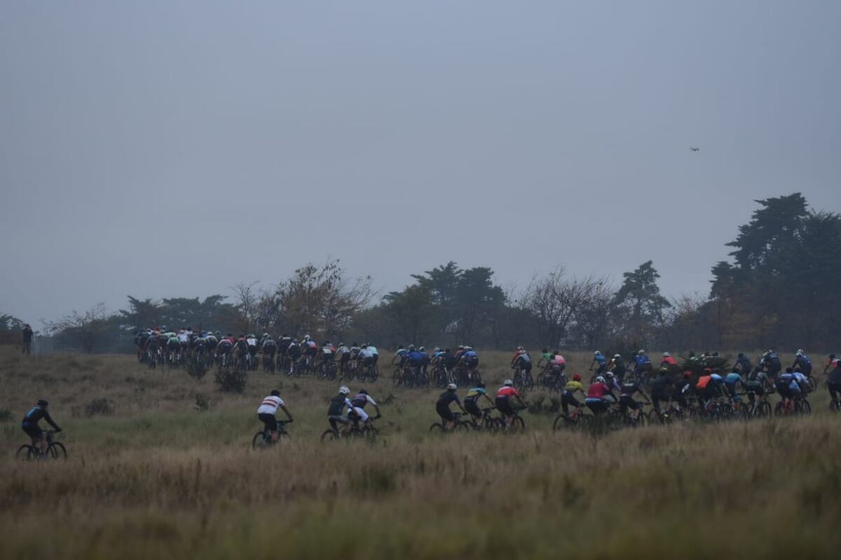 Desafío Río Pinto, día2. La competencia más convocante de MTB a nivel continental, con una inscripción de 5500 participantes, un récord histórico. (La Voz)