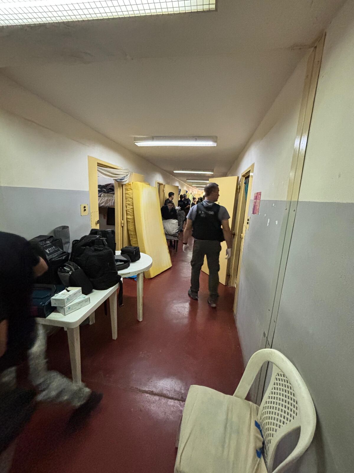 Fueron requisadas las oficinas administrativas del Servicio Penitenciario así como también cuatro pabellones. (Gentileza)