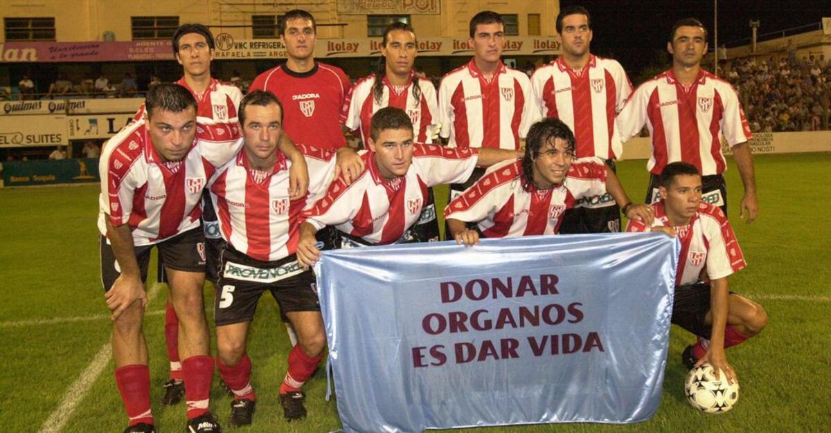 El equipo de Instituto que en 2001 ganó en Rafaela (Foto: Archivo / La Voz).