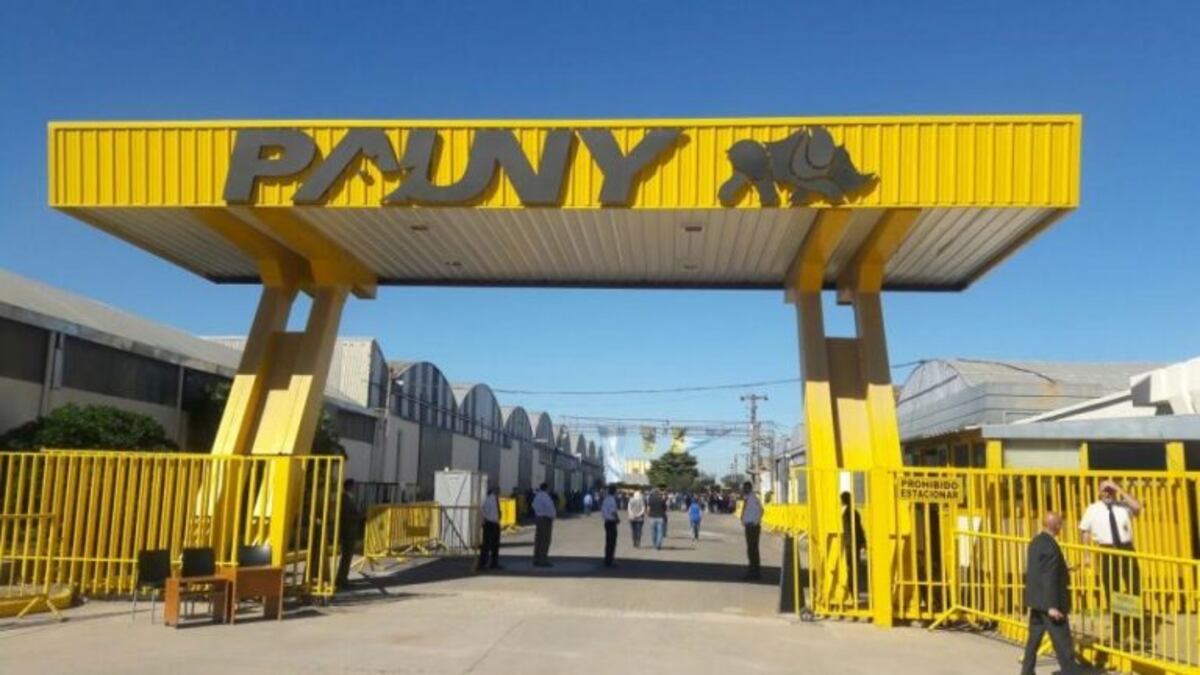 El ingreso a la planta de Pauny en Las Varillas.