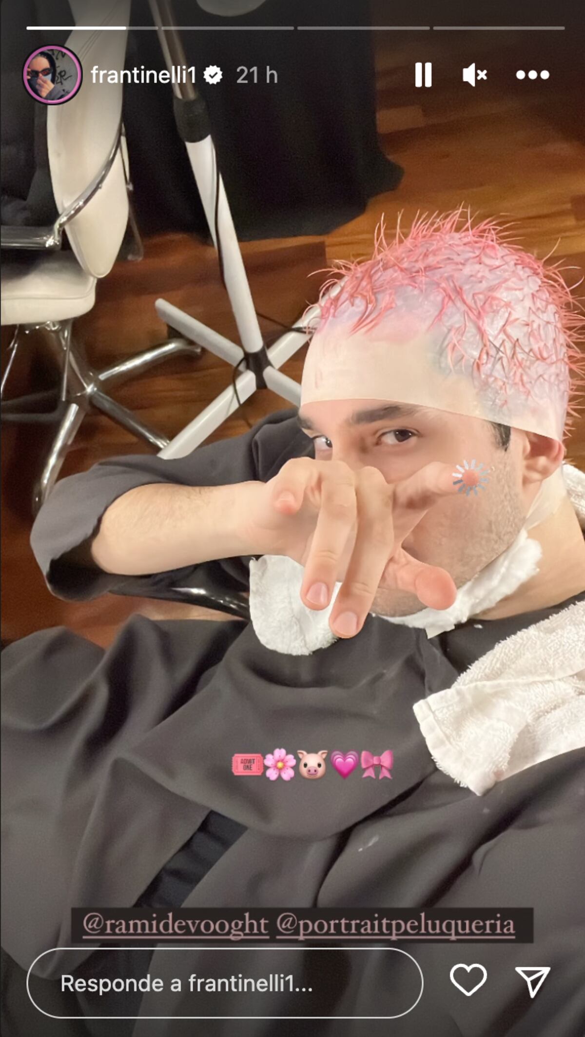 La foto de Fran Tinelli en la peluquería. (Foto: Instagram de Fran Tinelli)
