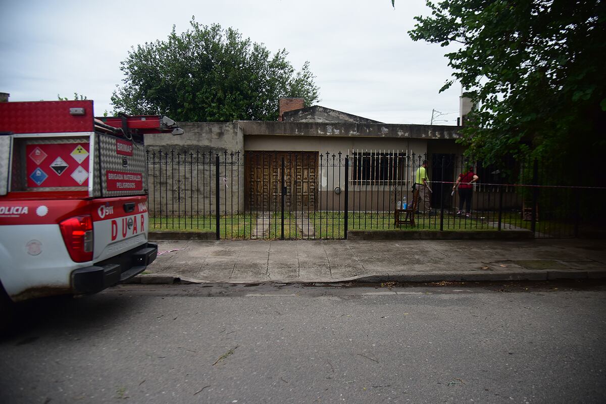 Trágico incendio en barrio Parque Liceo II: una mujer falleció en el interior de su vivienda. (Pedro Castillo / La Voz)