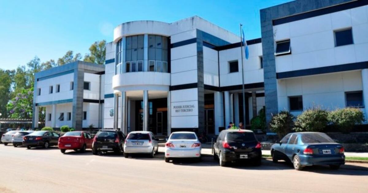 Tribunales de Río Tercero. En su cochera, en el subsuelo, habrían "tocado" el vehículo del fiscal para generarle un daño. (Archivo)