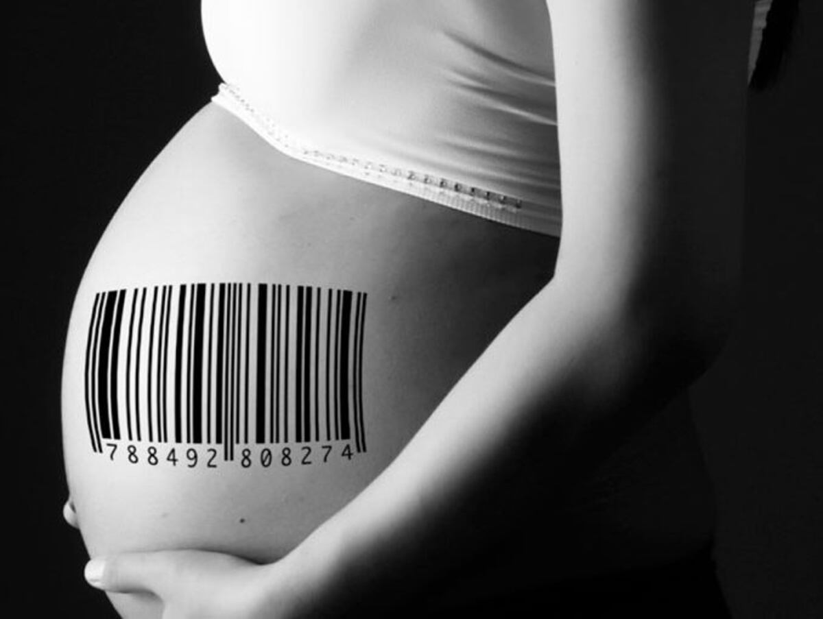 España prohibe el registro de niños nacidos por vientre de alquiler.