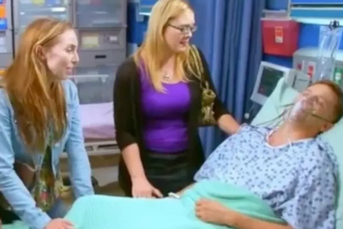 Amanda y Chris. El hombre casi muere por un aneurisma cerebal sufrido durante un episodio de sexo oral. (Captura de video)