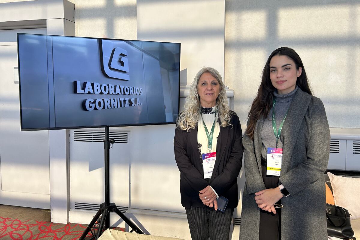 Alicia Rodríguez, gerente de Marketing para Argentina y Uruguay de Siemmens Healthineers y Bianca Osaki de Asuntos Clínicos para América Latina de Siemmens Healthineers.
