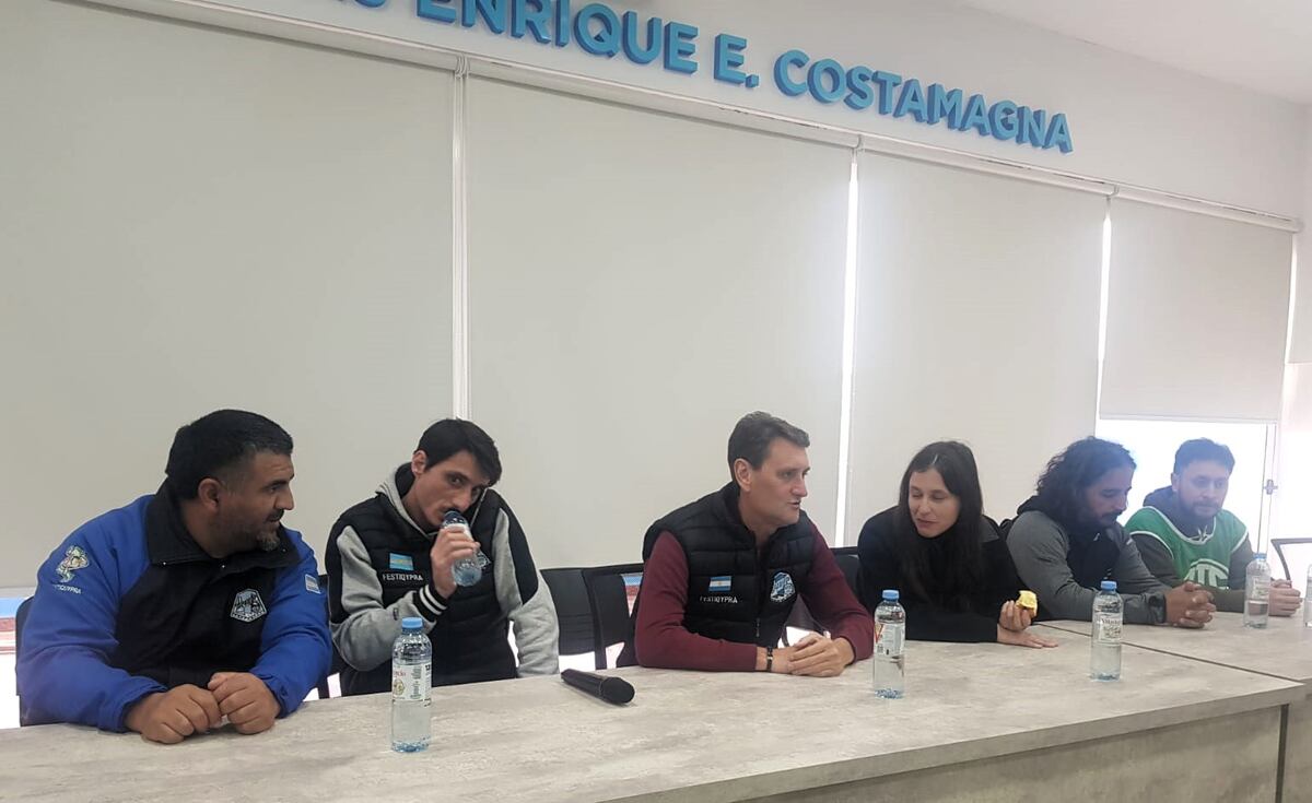 Conferencia de prensa, este jueves, en el sindicato de los químicos (La Voz)