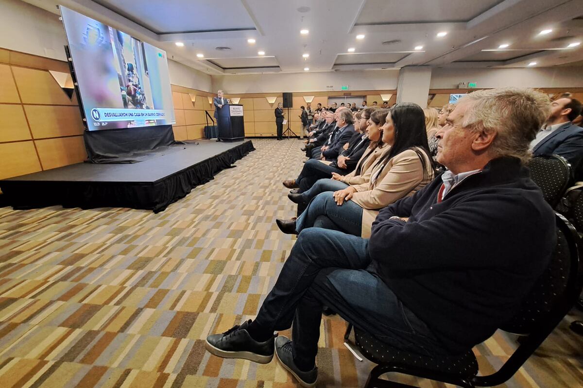 Luis Juez, candidato a Gobernador de Córdoba, presenta sus propuestas de campaña en el hotel Quinto Centenario. (Nicolás Bravo / La Voz)