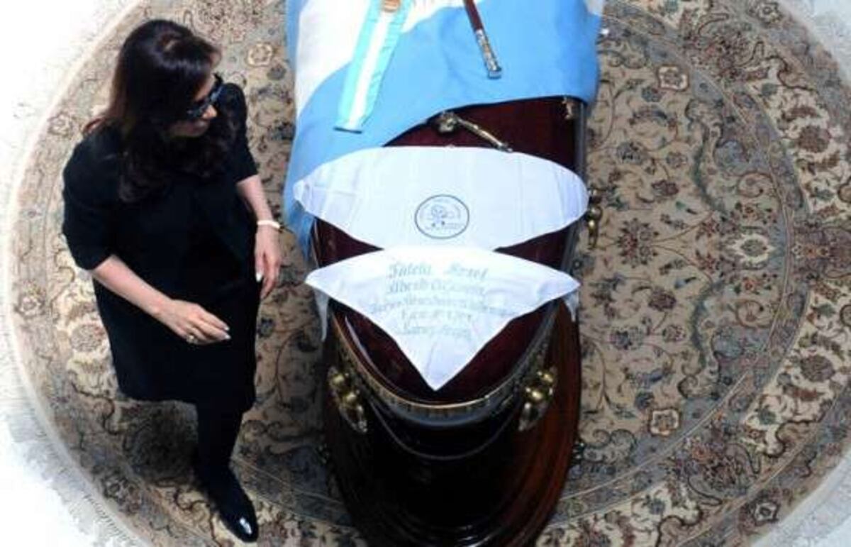 Se cumplen 7 años de la muerte de Néstor Kirchner y así lo recuerdan en las redes