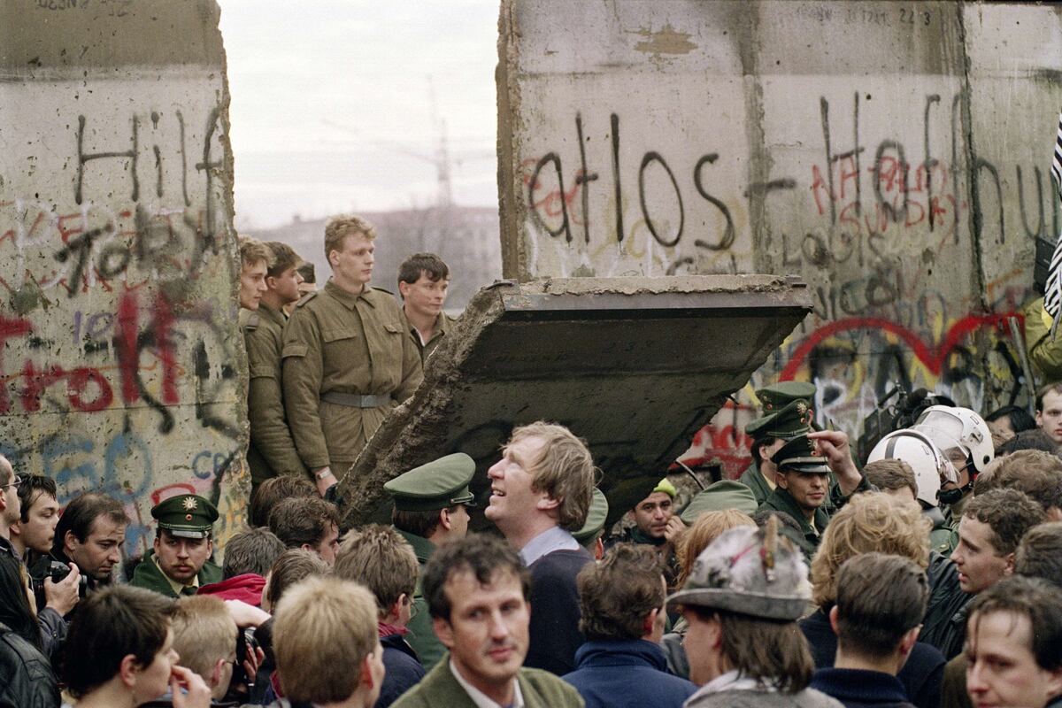 Tras el Muro de Berlín
