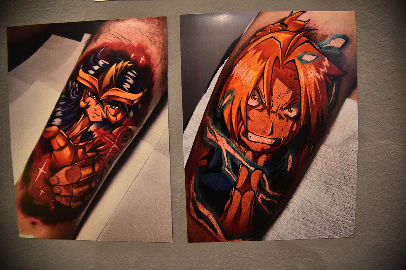 Muestra de tatuadores en la Casa de Pepinoun micro museo con maquinas y objetos.Foto: (Pedro Castillo / La Voz)