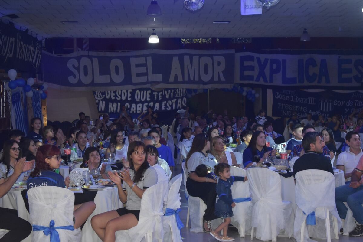 En el Salón El Castillo Multiespacio de Cura Brochero se festejaron los 12 años de la Filial Mina Clavero de Talleres. (Gentileza)