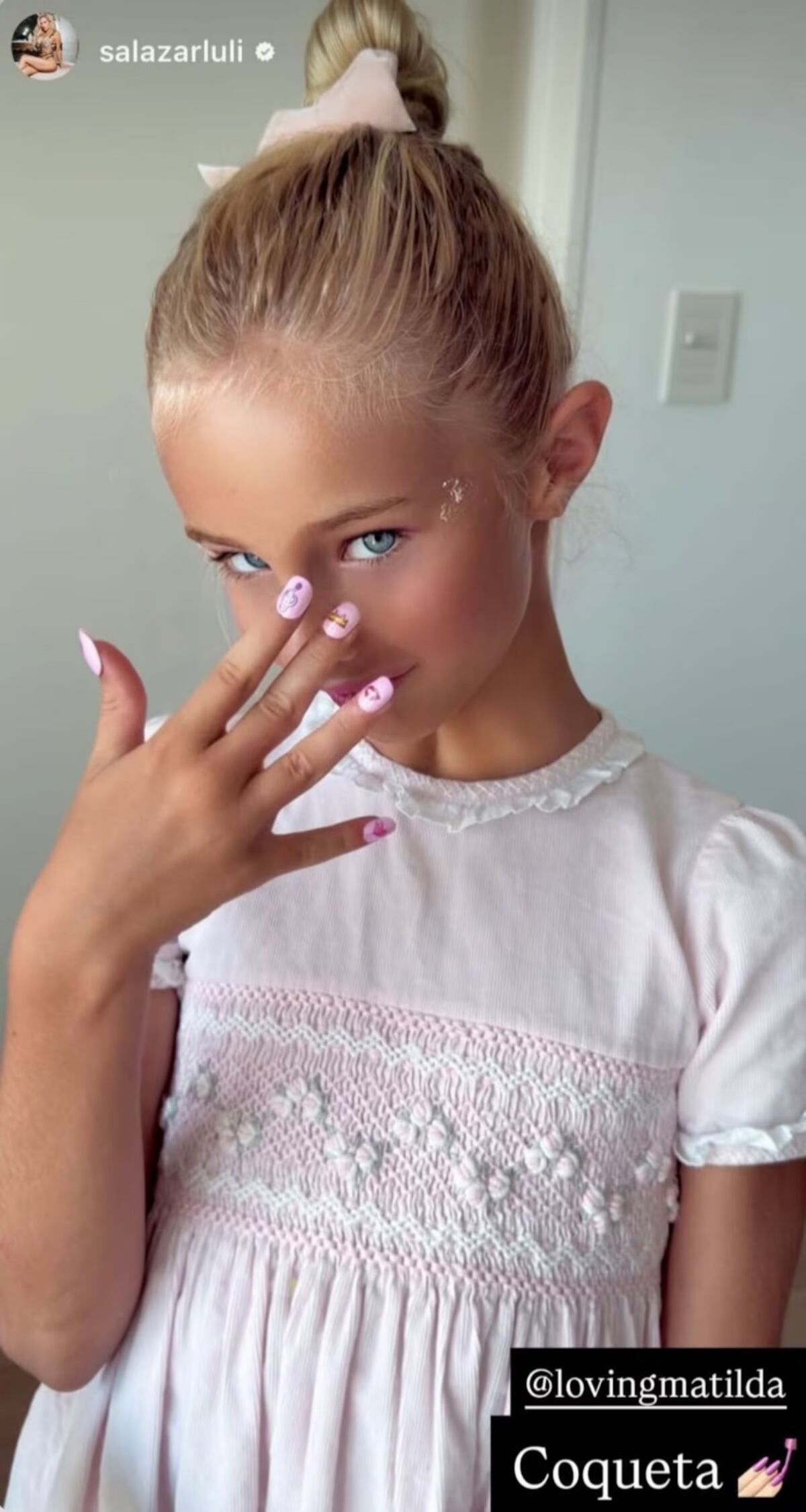 Matilda Salazar mostró su talento para el maquillaje y sorprendió con una minimanicura