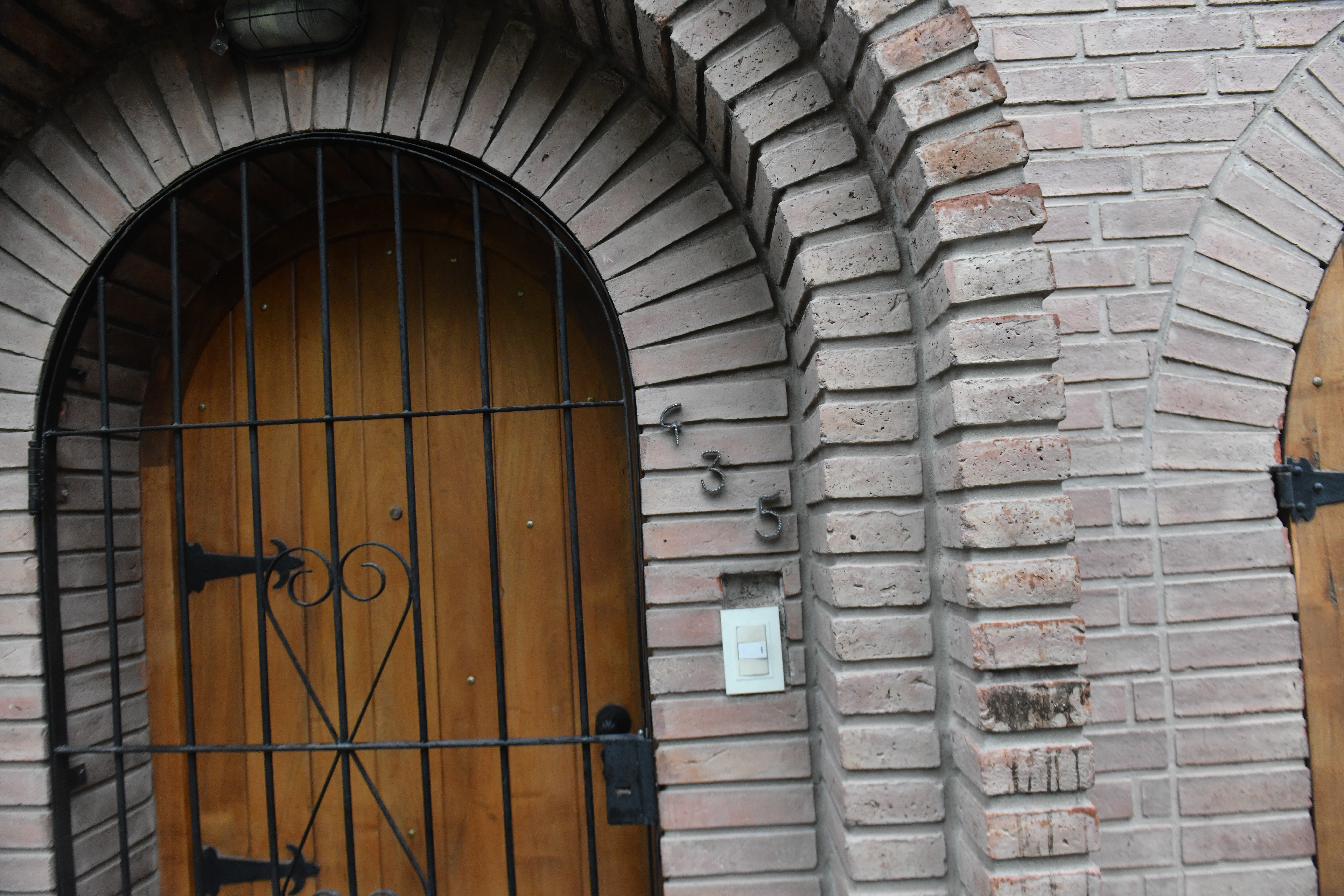 Gustavo Poletti, de 59 años, apareció asesinado en una casa de la calle Olcese, en La Calera.