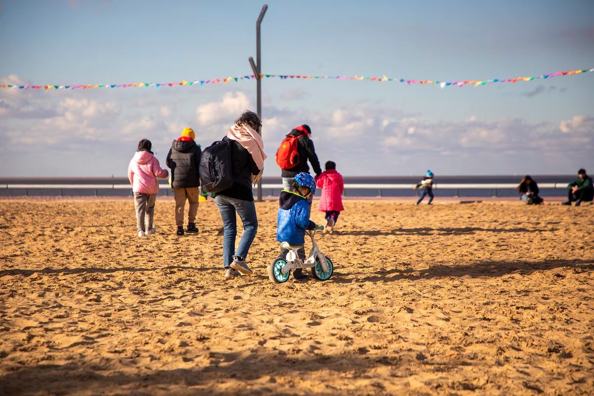 Verano 2026 en Buenos Aires: tres parques gratuitos con playa, ferias y actividades para escapar del calor