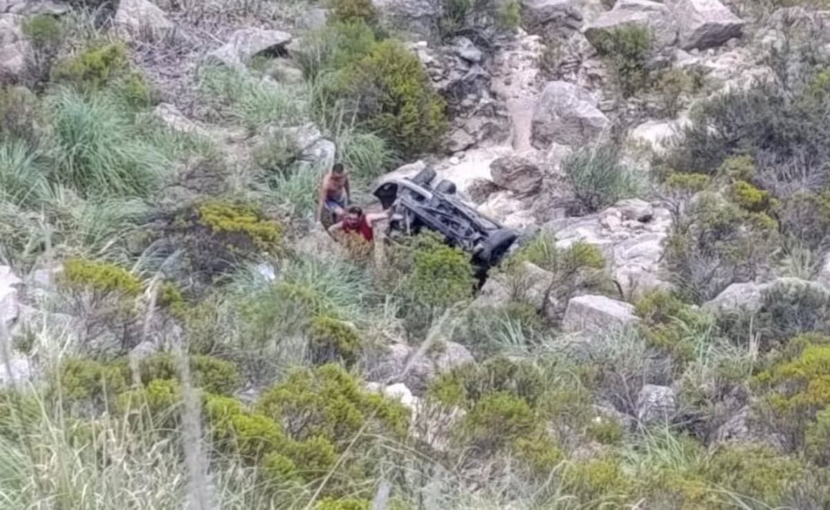 Traslasierra. El trágico hecho ocurrió en la ruta provincial E-34, en el tramo conocido como Cañada Larga. (Gentileza)