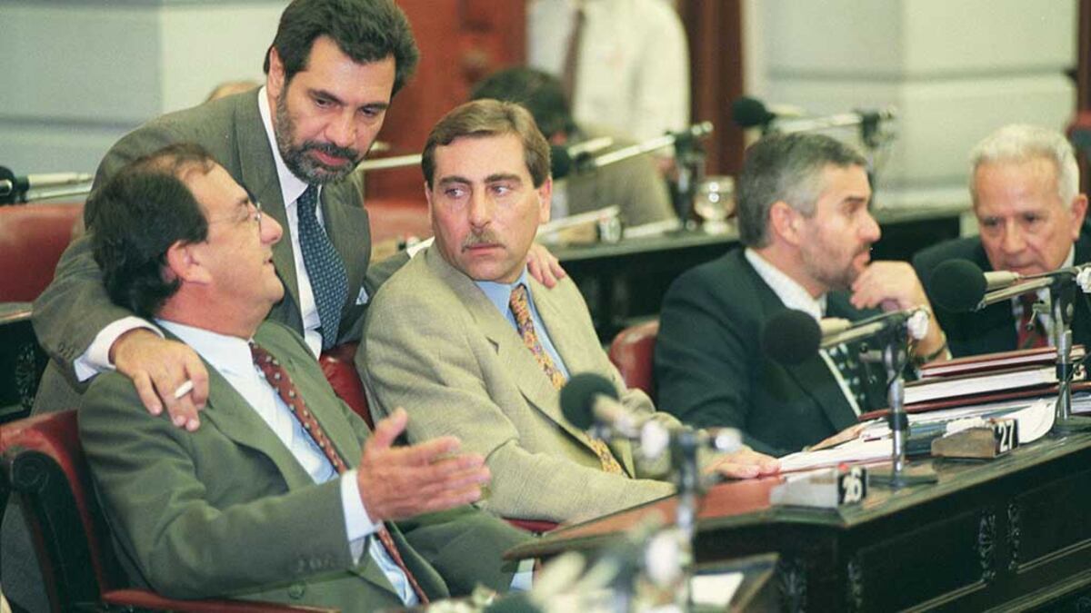 Federico Landra, Carlos Presas y Héctor Dula en el Senado cordobés, en una imagen de 1999 (La Voz/Archivo)