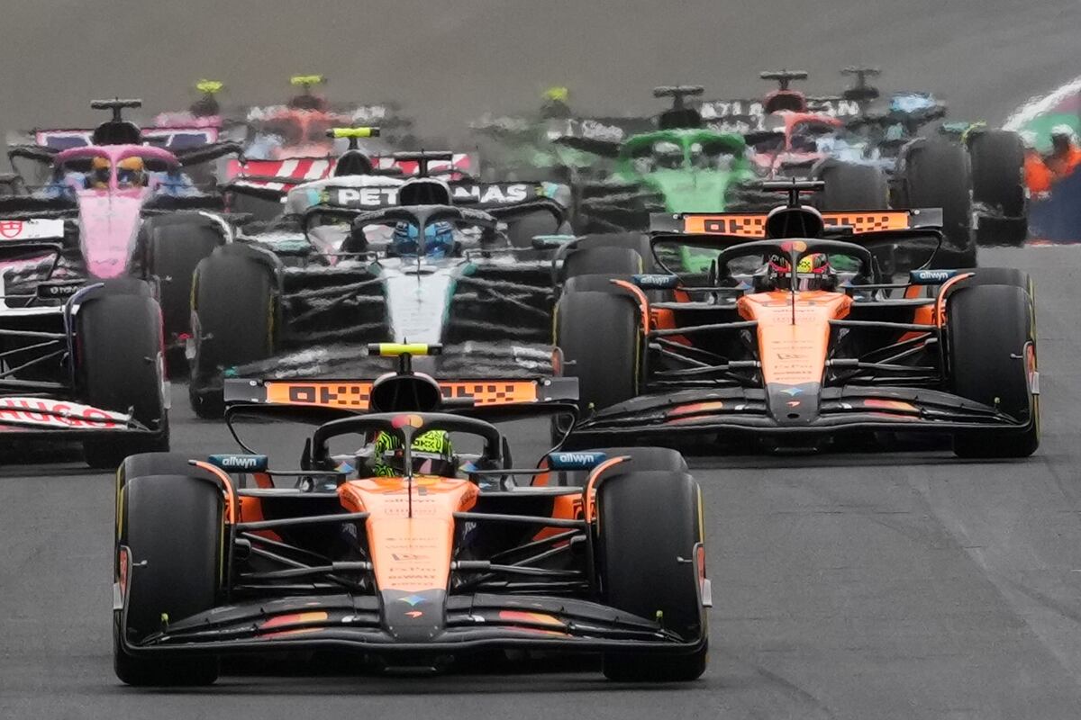 Lanod Norris liderando en el GP de Brasil. (AP)