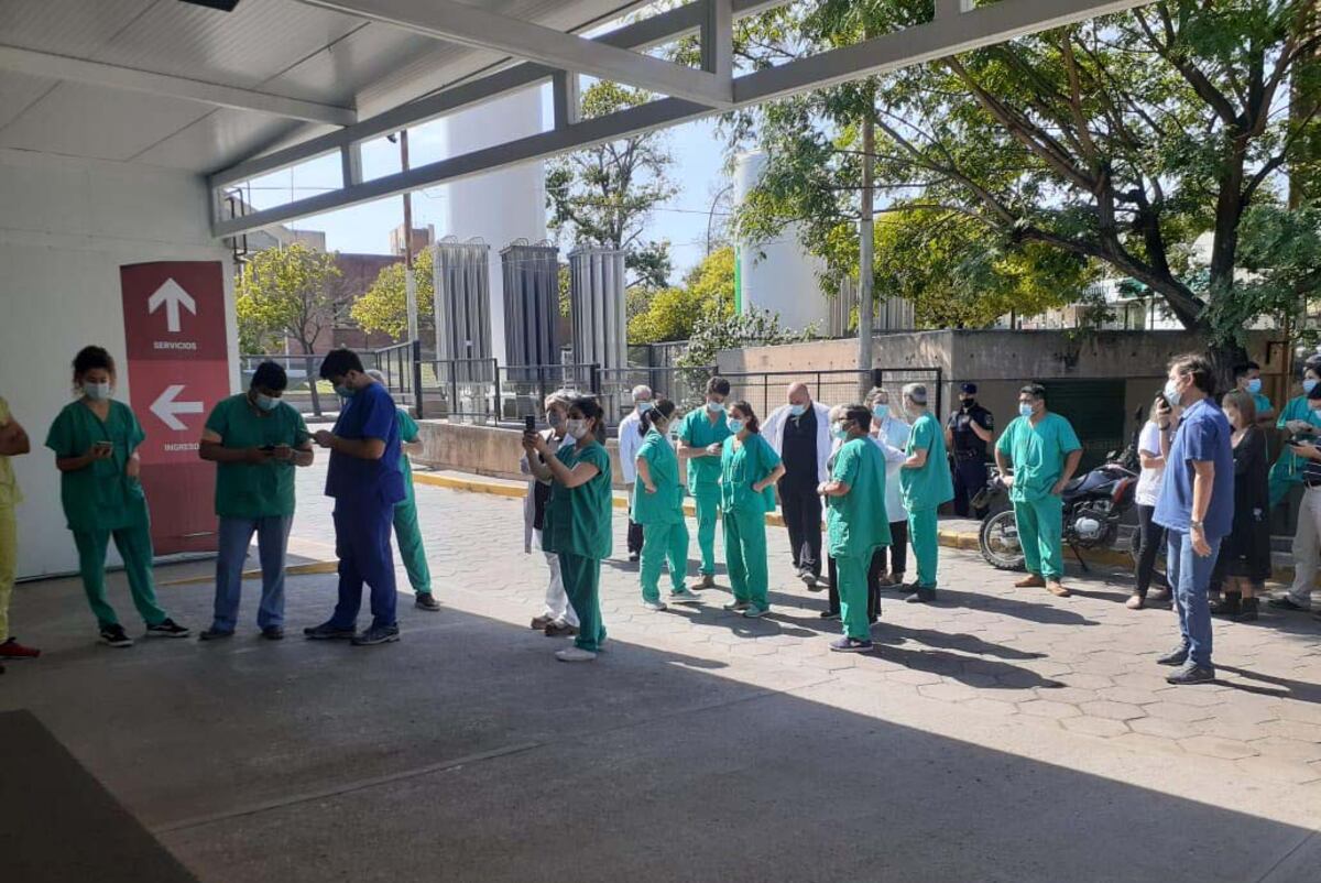 Córdoba. Los profesionales de la salud recibieron la tercera dosis (Foto de Twitter Diego Cardozo).