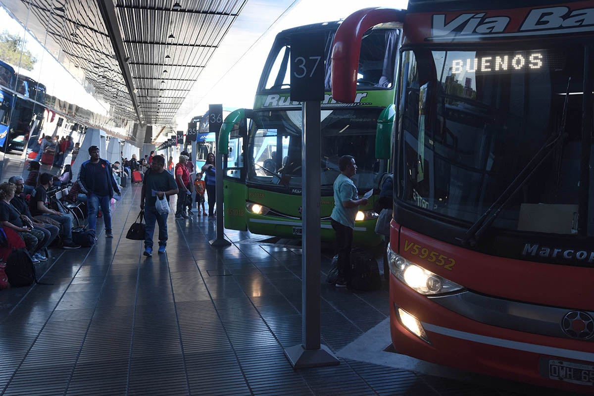 Vacaciones: micros adelantan lista de precios para el verano 2026.