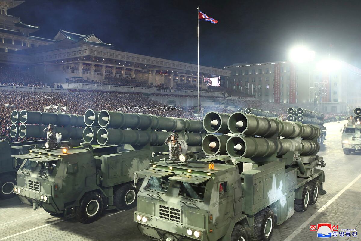 El impactante desfile militar en Corea del Norte (AP).