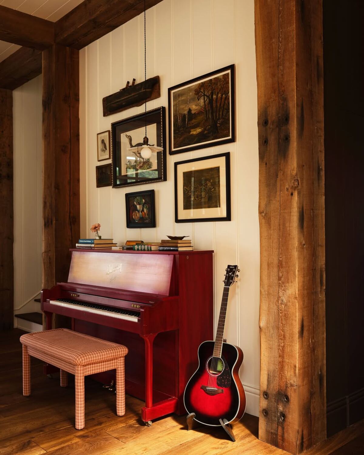 Kendall Jenner mostró su refugio de montaña: estilo “grandma chic” y un piano Gibson único. Instagram: Architectural Digest/Kendall Jenner