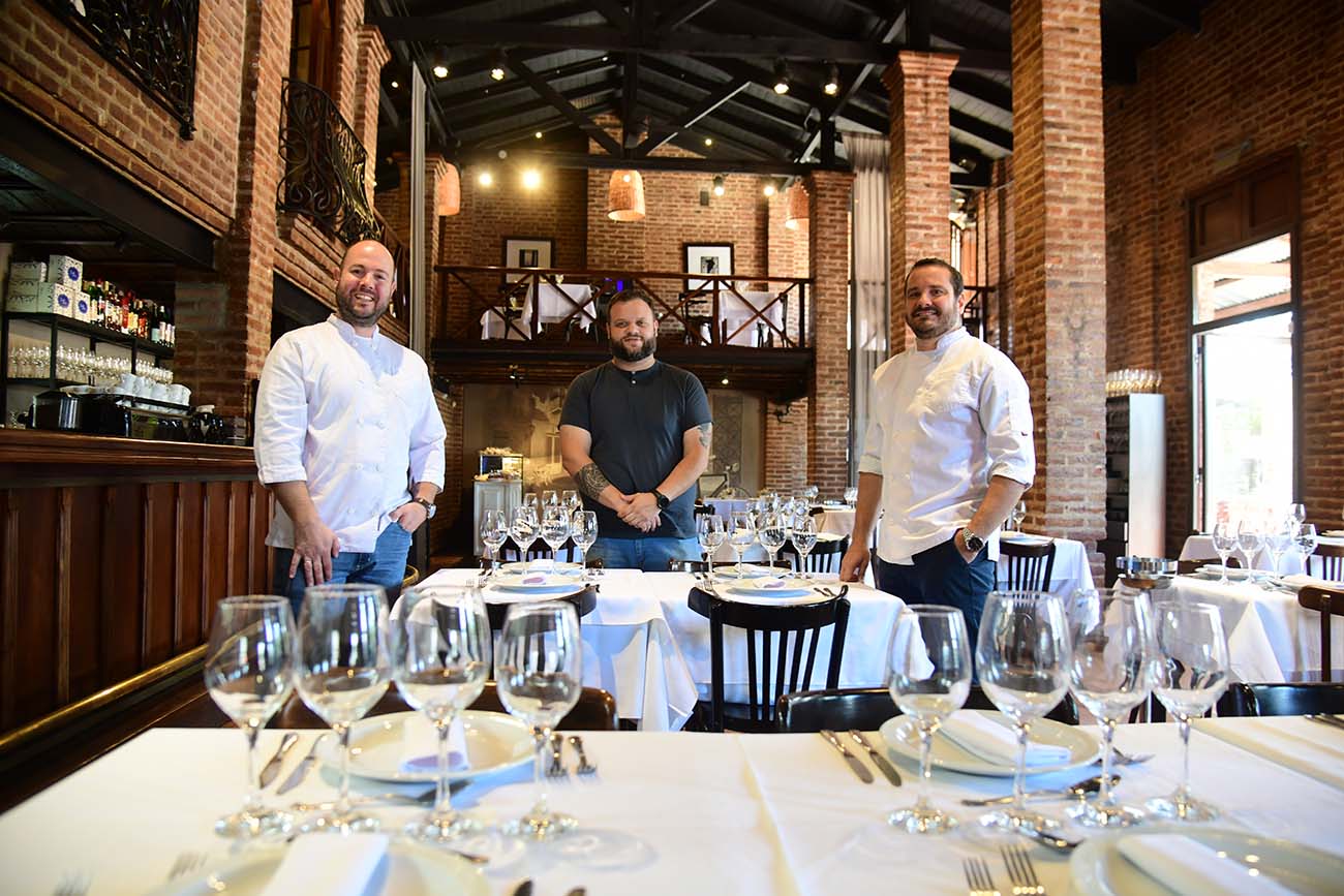San Pietro Lucas Pietropaolo, Juan Mengo y Nicolás Del Campo, chefs propietarios de San Pietro, que acaban de abrir su tercer restaurante ( Ramiro Pereyra/ La Voz)