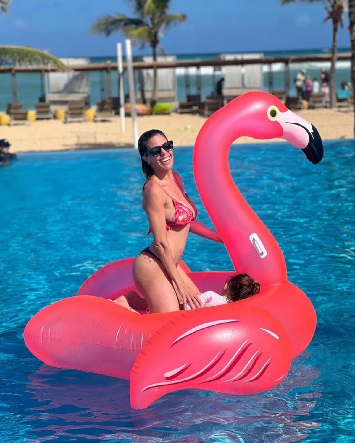 El furioso descargo de Virginia Gallardo tras las críticas recibidas por mostrarse en bikini con su hija.