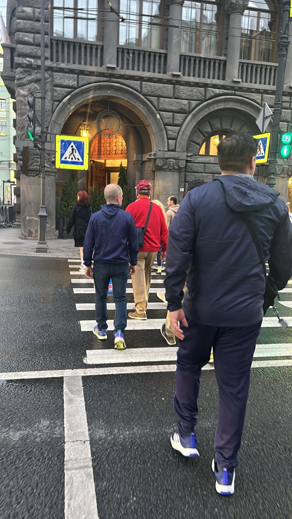 Los Quinteros y su loco viaje para acompañar a Talleres en Rusia. (Gentileza)