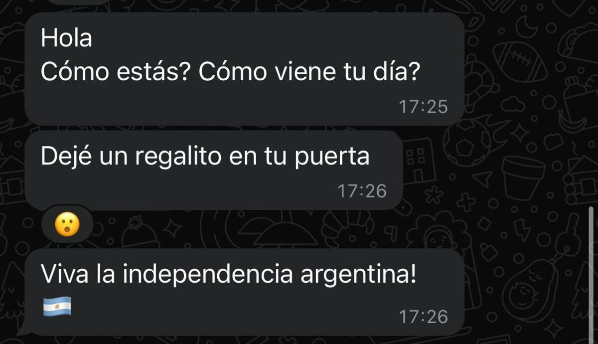 Los mensajes que le envió su vecino.