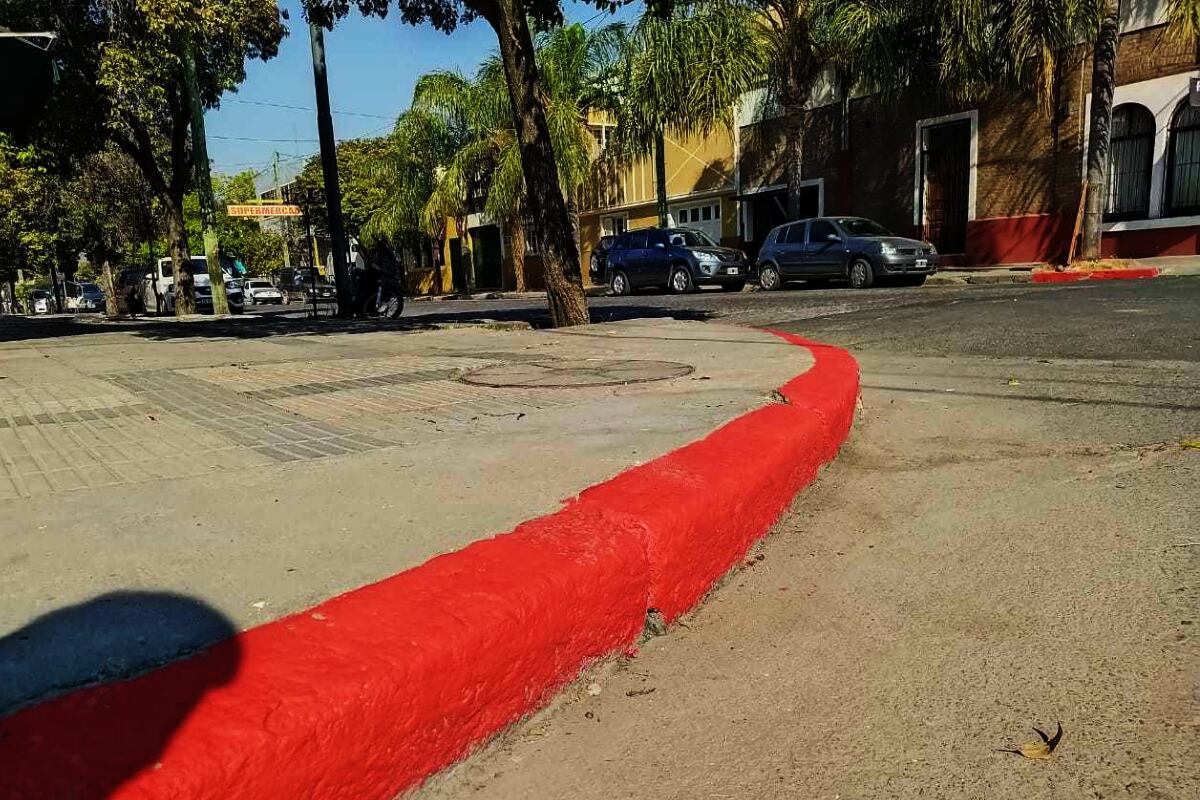 Las diferencias entre el cordón rojo, amarillo y blanco de las veredas