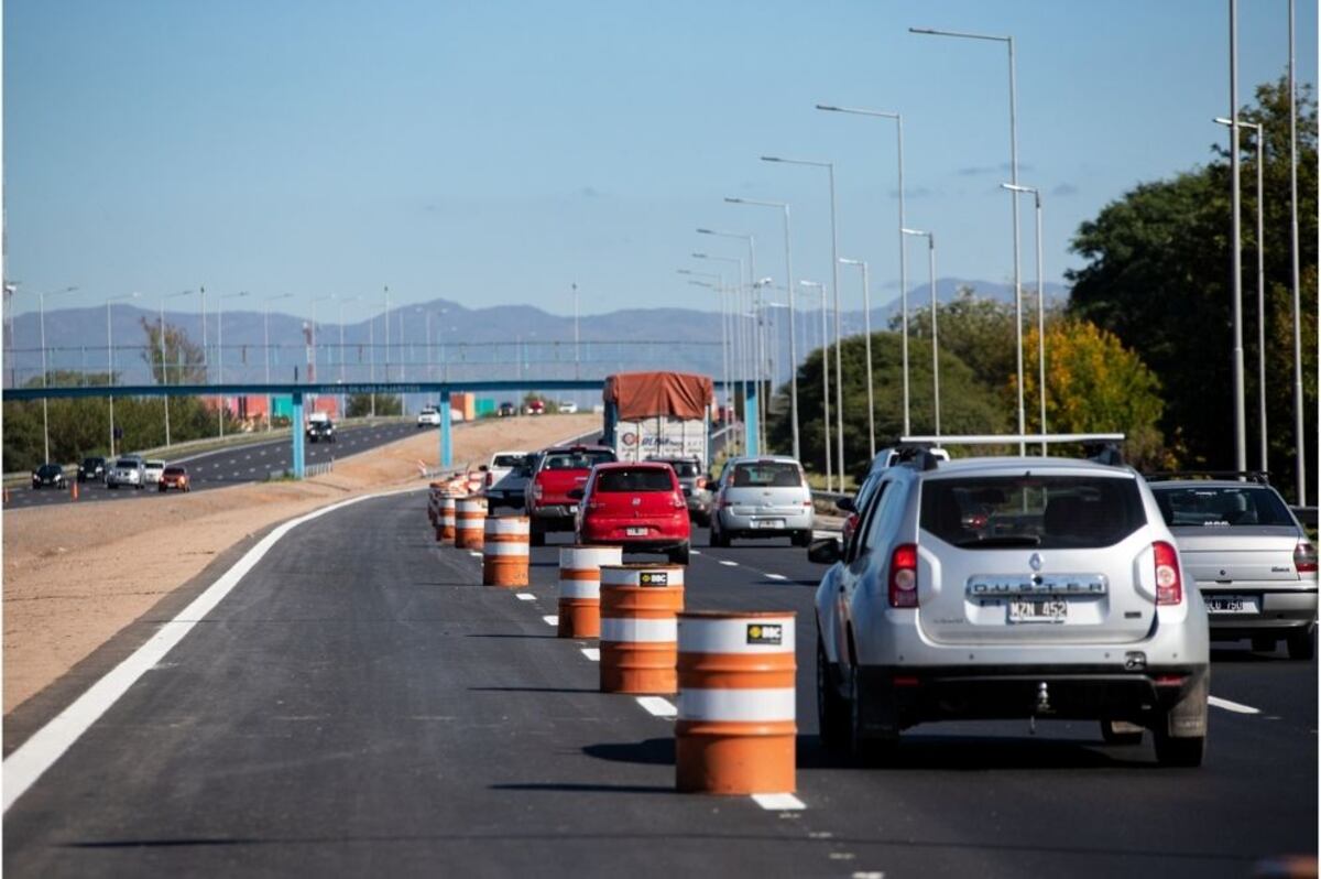 Tres carriles en la Circunvalación norte, inaugurados hace poco (Prensa Gobierno)