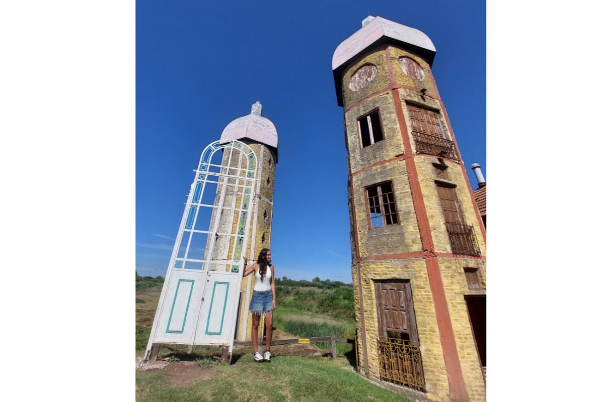 Villa nueva. La ciudad inconclusa donde Antonio Campana donde la impronta es surrealista y de vanguardia. (foto: Carlos Máximo Ferreyra)