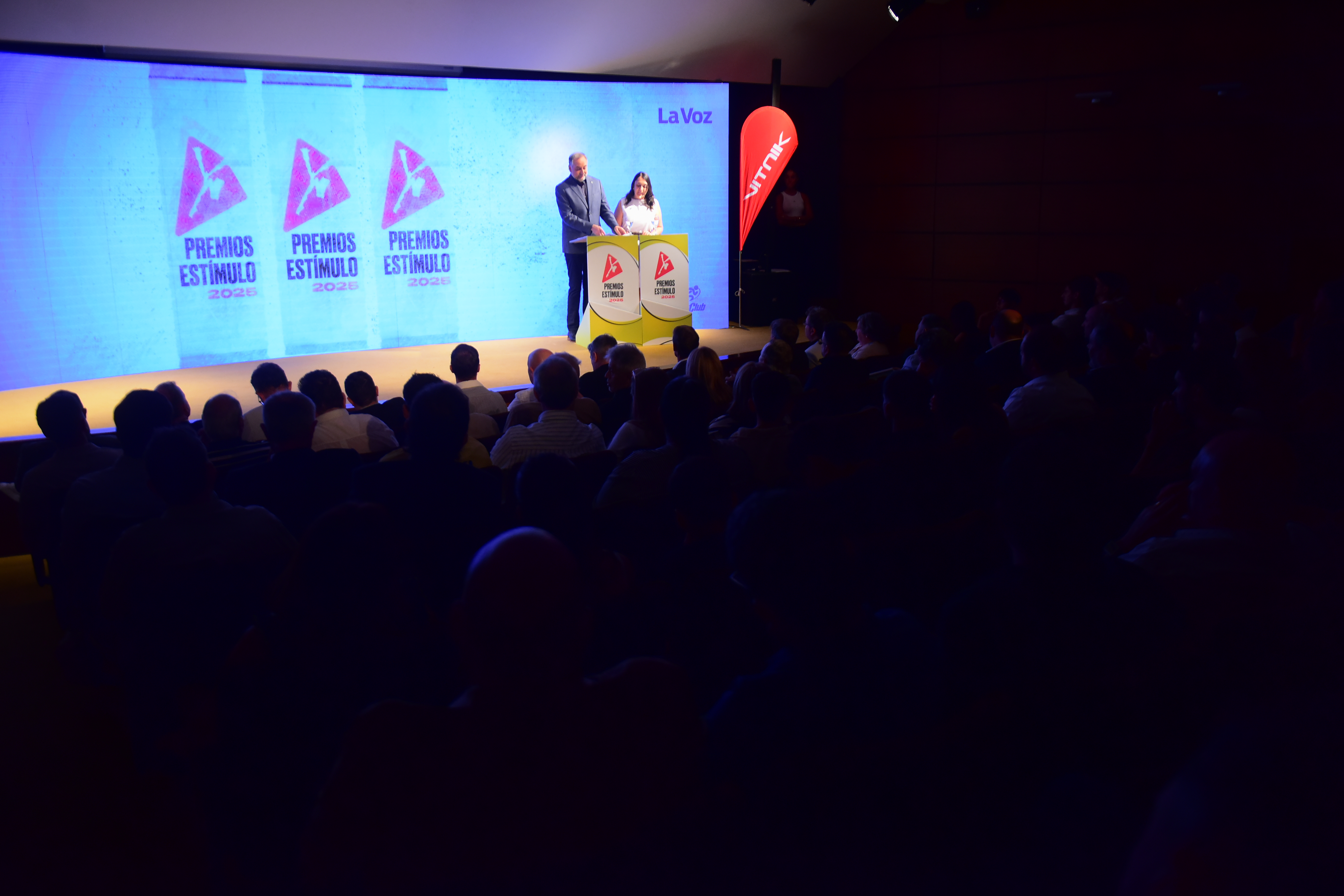 Entrega de los Premios Estímulo a los deportistas destacados del año en el Auditorio de La Voz (Foto Javier Ferreyra)