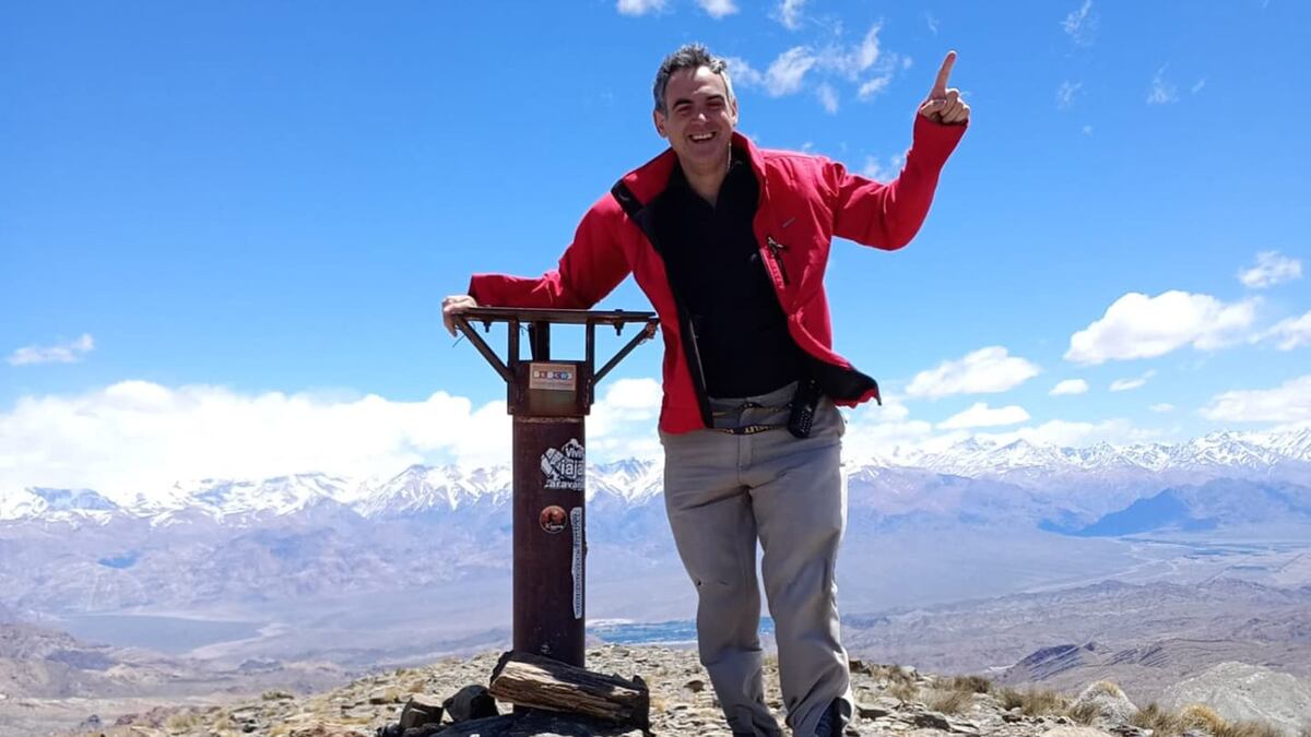 Desesperada búsqueda de un abogado perdido en Mendoza: subió al cerro El Plata y no regresó. (Gentileza)