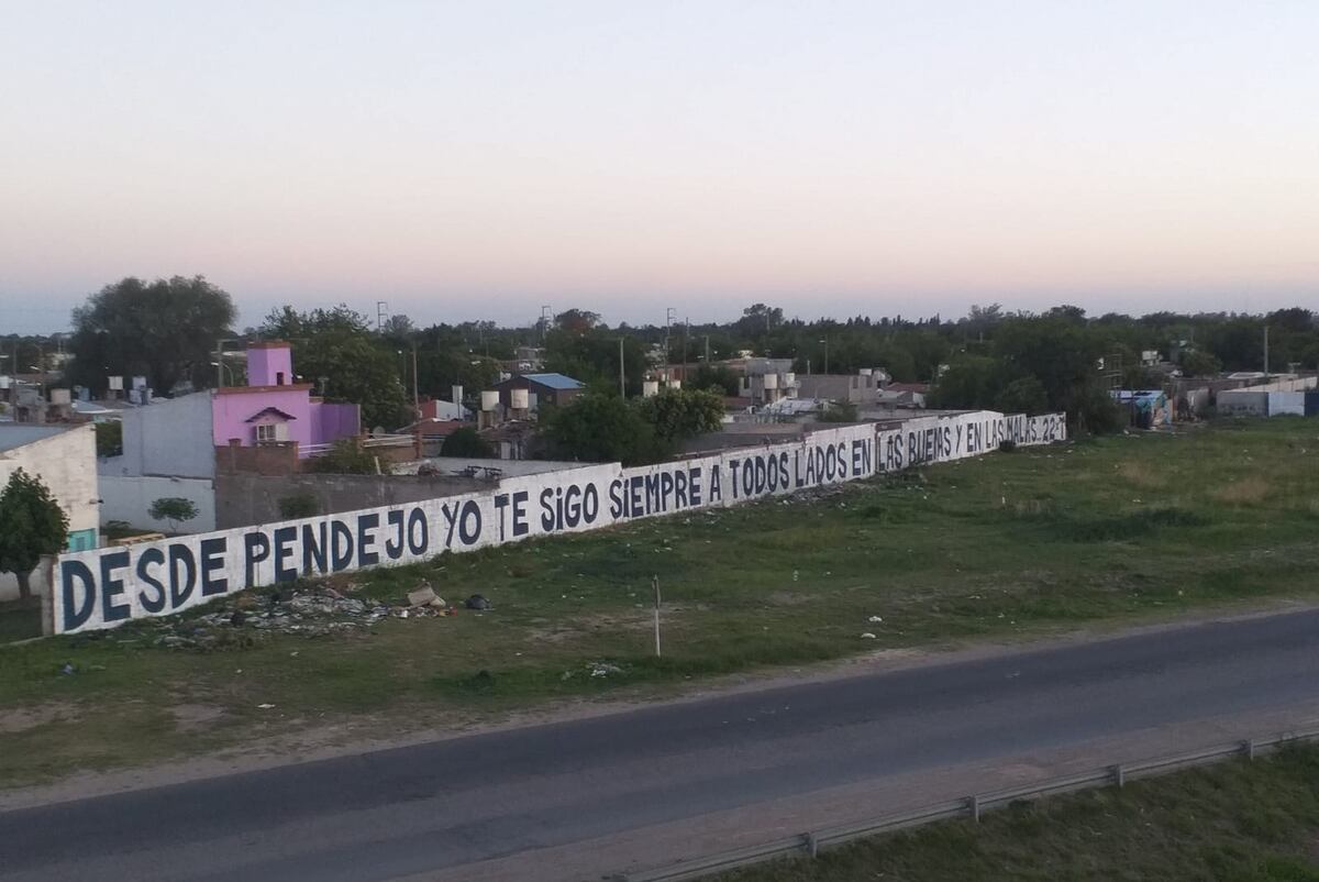 El mural de Talleres en Villa Boedo fue realizado por hinchas de 10 barrios diferentes de Córdoba.