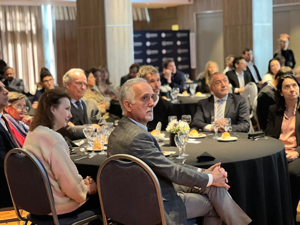 Entre los invitados estuvieron el director periodístico de La Voz del Interior, Carlos Jornet; el legislador Marcelo Cossar, y los senadores Juez y Álvarez Rivero.
