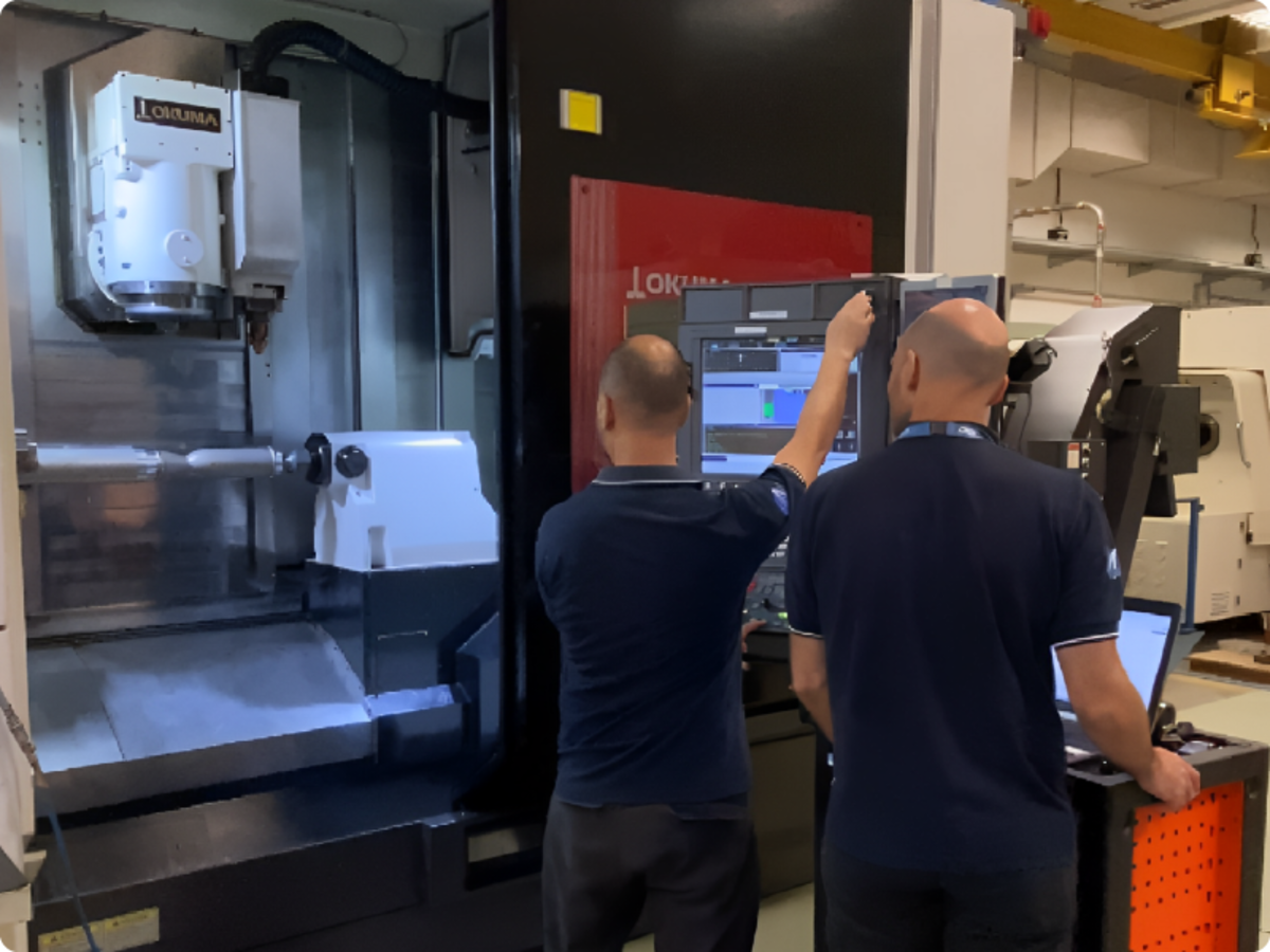 La impresora 3D puede fabricar una pieza con cualquier tipo de geometría partiendo de un polvo de metal como materia prima.