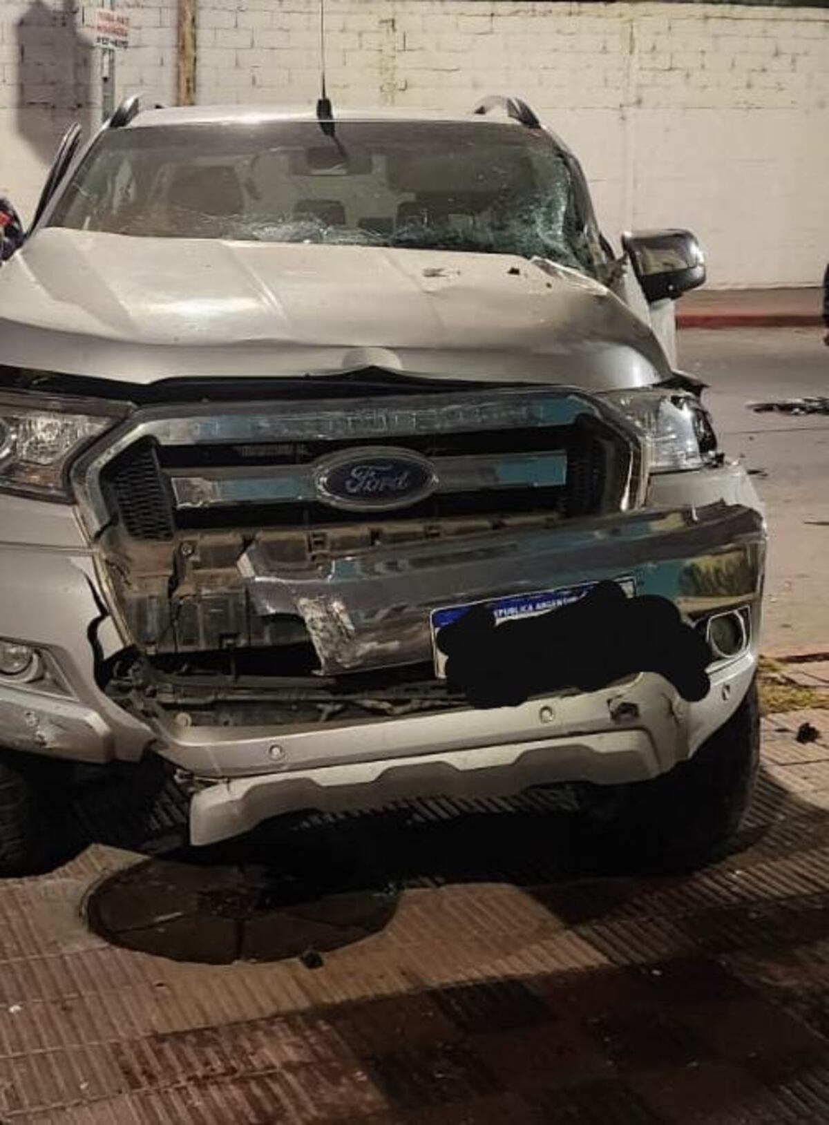 Choque en Juniors. (Policía)