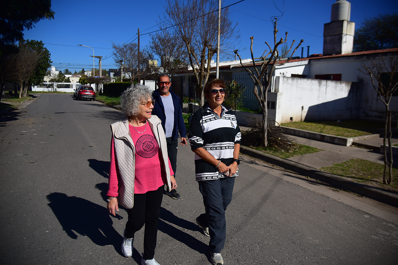Vecinos sostienen que la iniciativa es inviable porque los portones “no pararán a los ladrones”. (Pedro Castillo / La Voz)